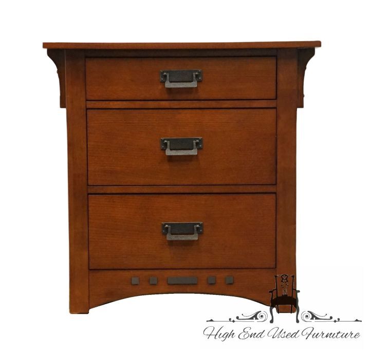 BROYHILL FURNITURE Quarter Sawn Oak Contemporary Mission Style 30