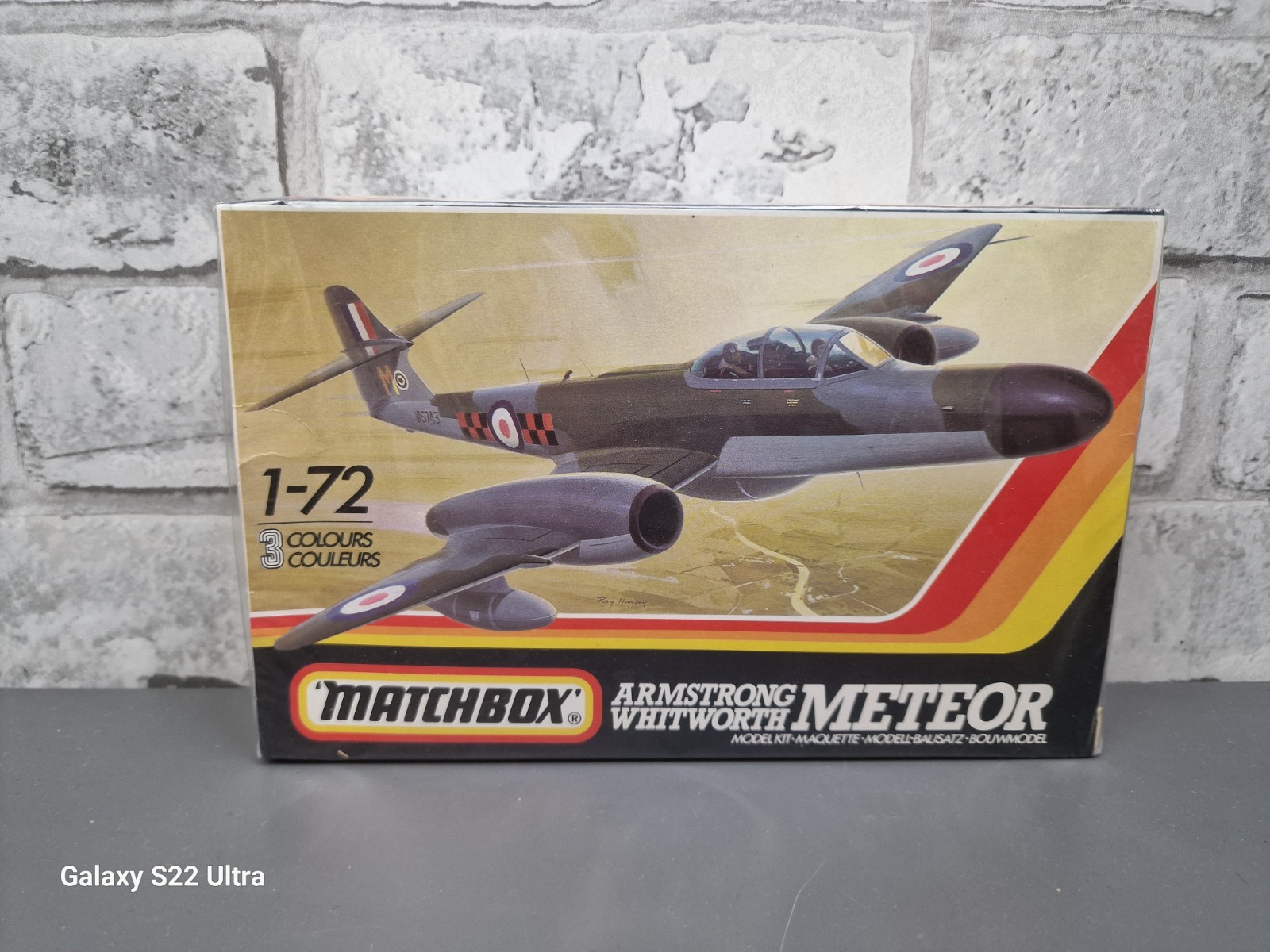 Matchbox 1:72 model aircraft kit PK-129: Armstrong Whitworth Meteor NF14/12/11
