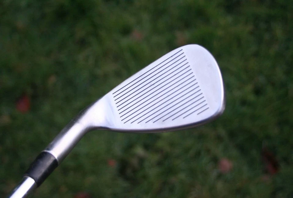 Titleist DCI 金三角 8 铁质动态金 S300 Siff 钢质杆身 + 2 英寸长 — 第 2/4 张图片