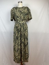 Vintage Jones New York Short Sleeve Blouse and Skirt Set Green Tan Leaves Size 8