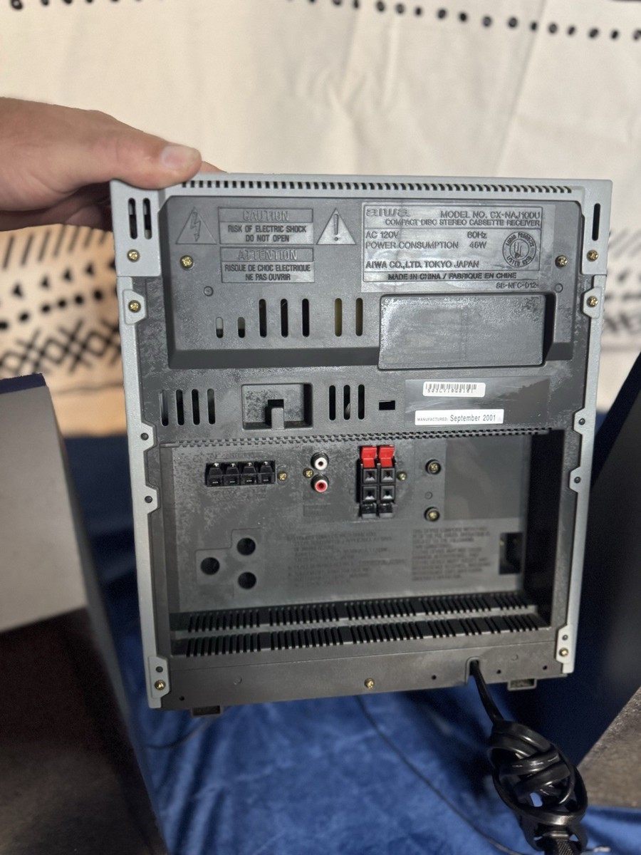 Aiwa NSX-AJ100 Audio System 3 CD/Radio/AUX/Dual Cassette Player