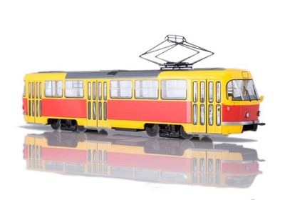 herpa 83SSM4032 1/43 Tatra-T3 beige yellow red