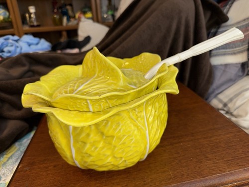 Mid Century Portuguese Yellow Cabbage Soup Tureen w/ Lid & Ladle Bordallo Style - Picture 5 of 10