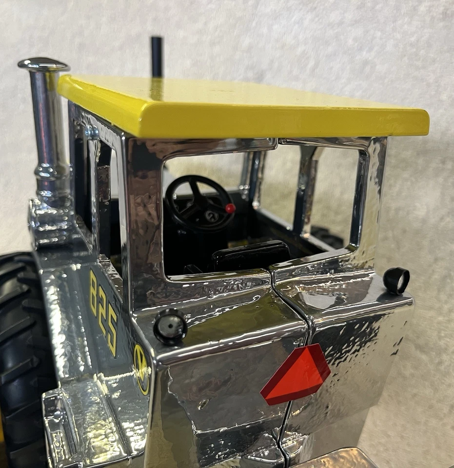 versatile toy tractor 1/16 Custom Chrome 825 - Image 3 of 4