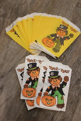 32 Pcs Vintage Halloween Trick Or Treat Paper Goodie Bags Fun World Glen Cove NY