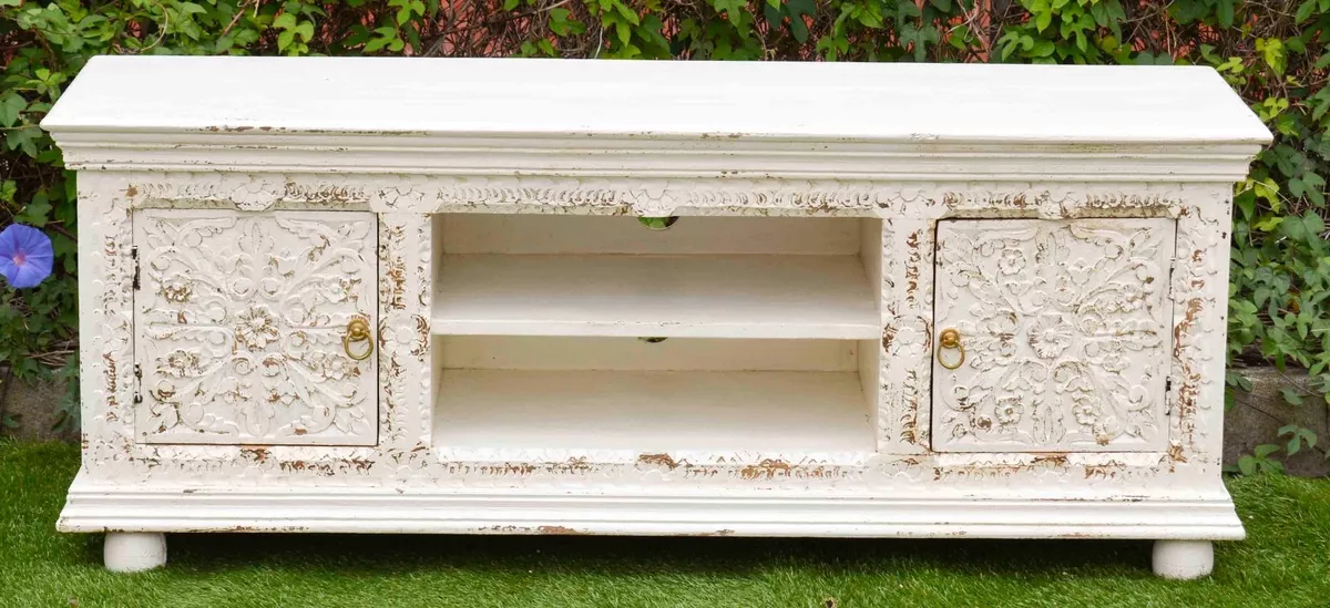 Rustic white tv unit outlet