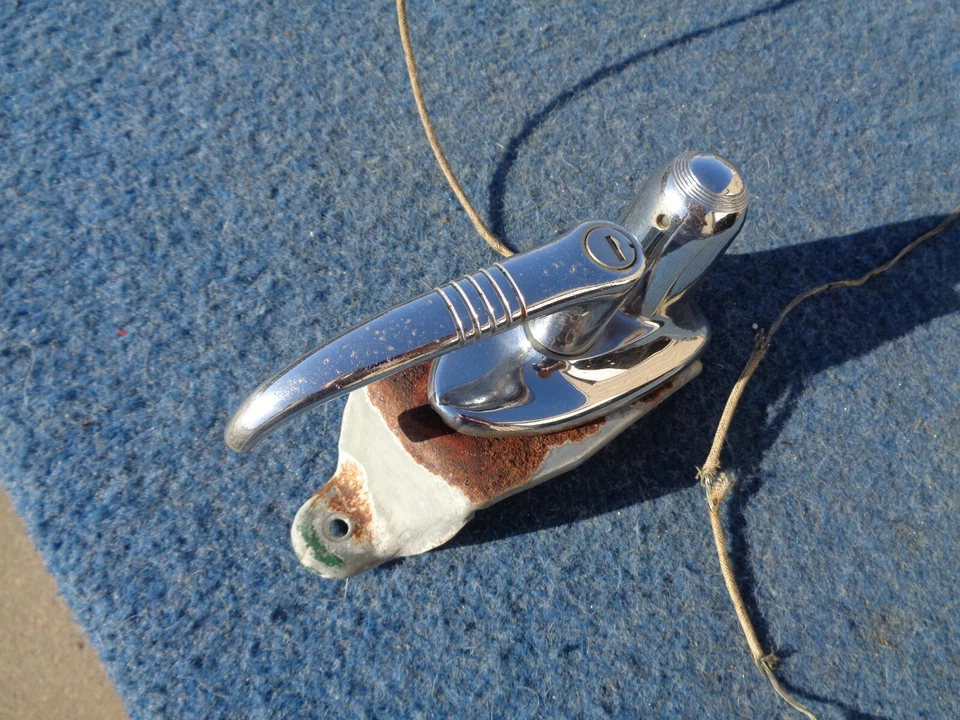 1946 Hudson TRUNK HANDLE ASSEMBLY Good Used Super Six 1947 Foto 4 de 4