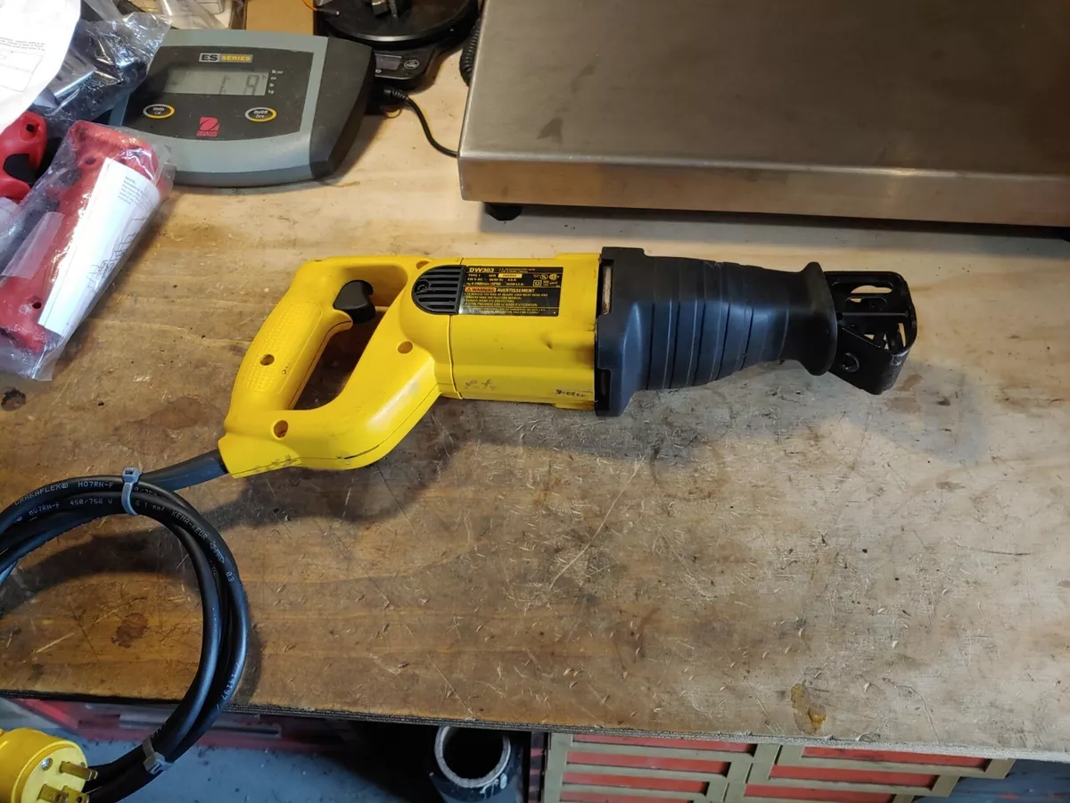 DeWalt DW303M Variable Speed Corded Heavy Duty Reciprocating Saw