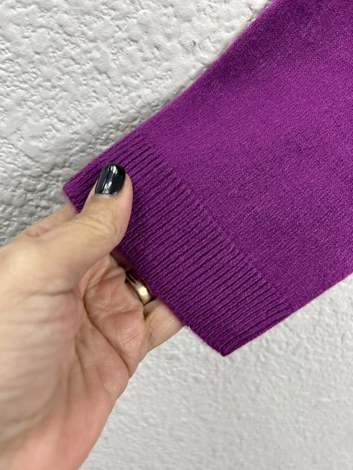 Suéter Pullover Púrpura Manga Larga Cuello en V New York & Company XL NUEVO CON ETIQUETAS Foto 2 de 4