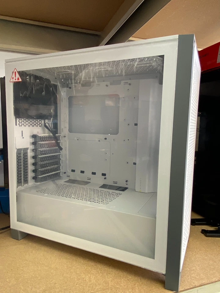 Corsair 4000D Airflow CC-9011201-WW White Steel Tempered Glass ATX MID TOWER - Image 4 of 4