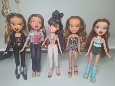 Bratz Doll Lot of 5 MGA Y2K Dolls w/ Clothes Shoes Accessories