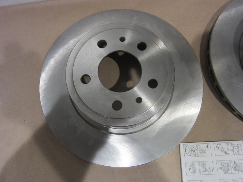 Ferrari Mondial 8/3.0 QV - Juego de dos discos de freno traseros - P/N 115078 Foto 2 de 4