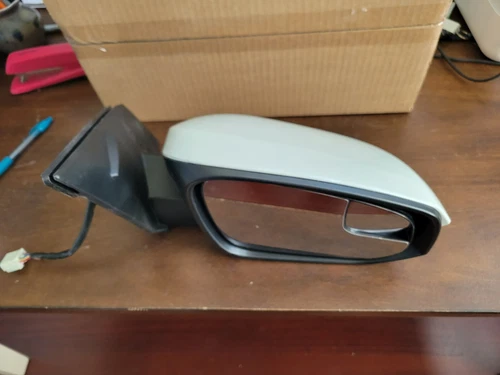 NEW WHITE 16-18 RAV4 Passenger Right Side Mirror Power Heated Turn Signal