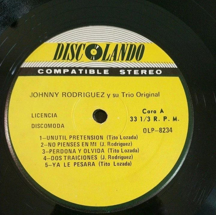 Johnny Rodriguez Y Su Trio Original DISCOLANDO 8234 VG+/VG #1732 - Image 3 of 4