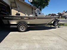 2004 Bass Tracker  With Trailer 17ft 4 Stroke Automatic NO RESERVE