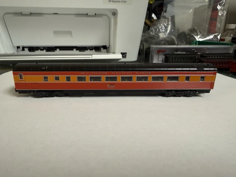 N Scale Kato  SP 2485 Chair Car From The Daylight Set - Image 2 of 4