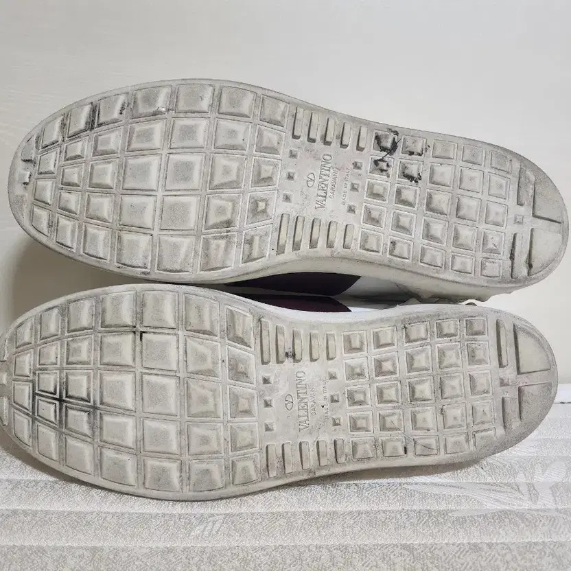 Valentino Rockstud Garavani Sneakers 270 Men Shoes thumbnail 5