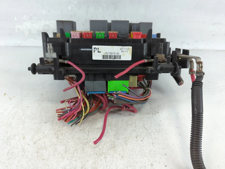 2003-2005 Gmc Sierra 1500 caixa de fusíveis caixa de fusíveis módulo relé 15115615-02 XID8S - Imagem 4 de 4