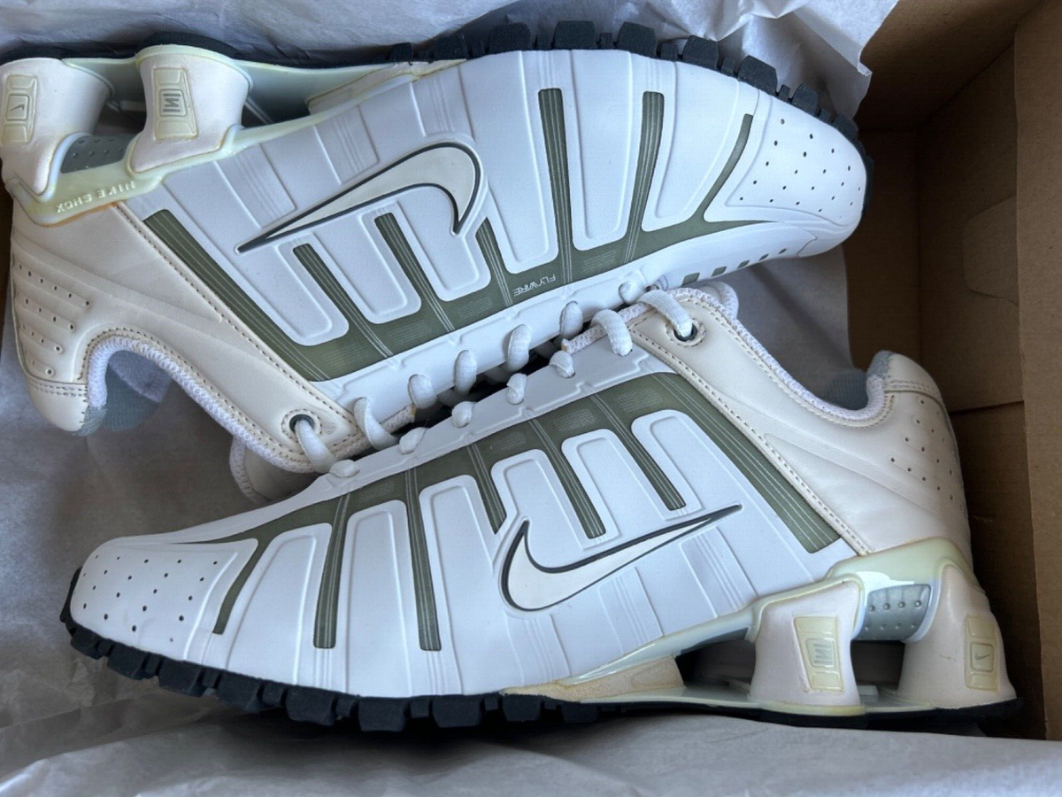 Nike Womens Shox O'Leven Flywire Athletic Running Shoes Nike Womens Shox O'Leven Flywire Athletic Running Shoes