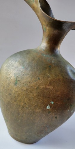 Vintage Marked Italian Handmade Hammered Metal Large Handled Water Pitcher Vase - Picture 15 of 21