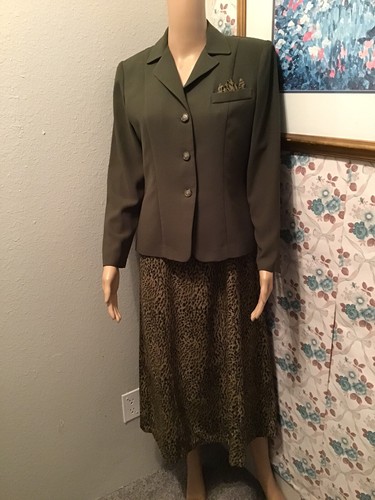 Studio I petite suit - Picture 2 of 8