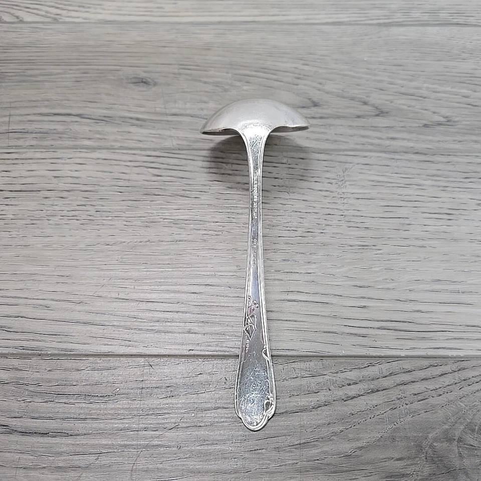 Oneida Wm. Concha de molho sólido A Rogers A1 Plus prata placa Meadowbrook - Imagem 3 de 4