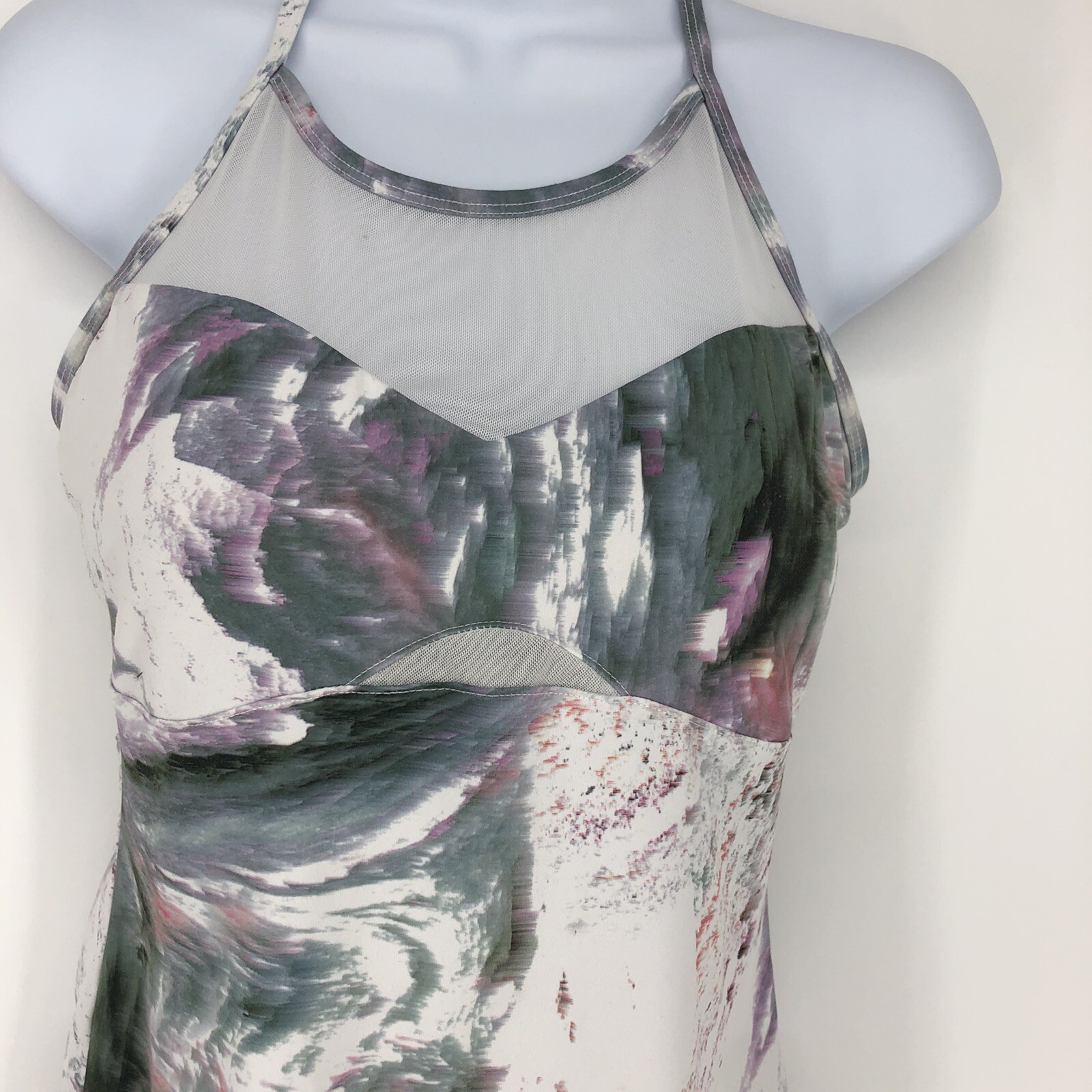 Fabletics Small Daphne Performance Tank Stratus/W… - image 3