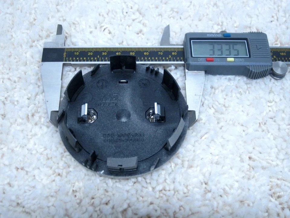 NISSAN ARMADA, TITAN OEM 18" ALEACIÓN RUEDA PLATA TAPA CENTRAL 40342-7S500 #2F-10 Foto 2 de 2