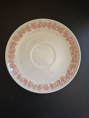 RARE Wedgwood Queen’s Ware Embossed Pink Bouillon/Cream Soup Bowl & Saucer - Picture 3 of 17