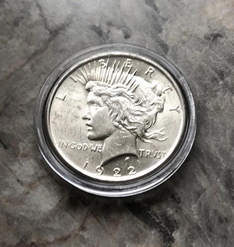 1922 SILVER PEACE DOLLAR IN STUNNING BU CONDITION!!