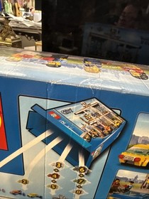 LEGO City Garage (4207, 933 pieces, 2012) New (old stock) Retired Few Box Dings