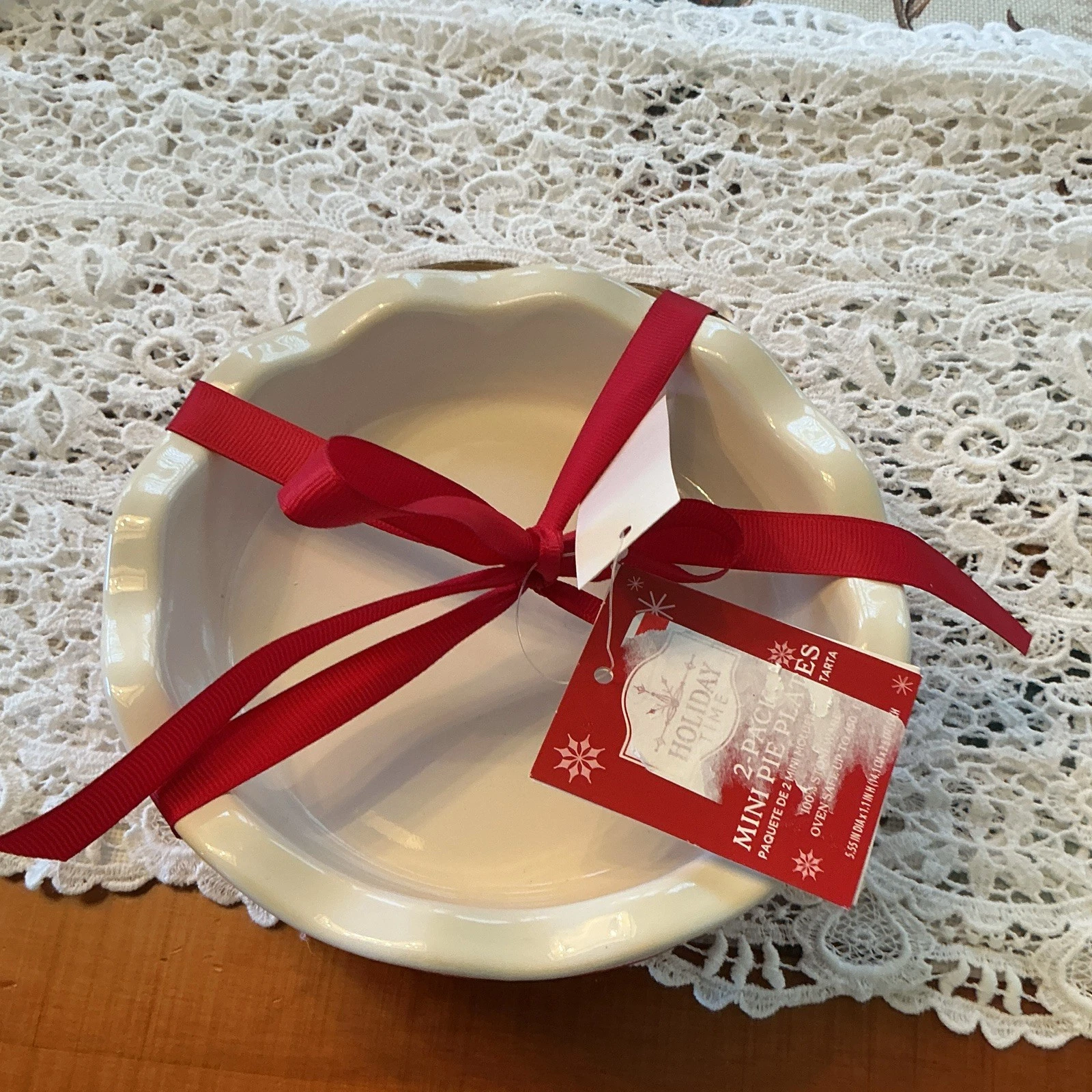 Holiday Mini Ceramic Pie Dishes withWhite Scalloped Rim 0.5 qt Oven Safe