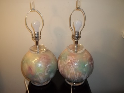 Vtg 2 1980's GLAZED CERAMIC & LUCITE TABLE LAMPS Very Nice With Lucite Finials - Picture 2 of 11