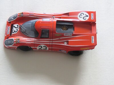 Porsche 917 No. 23 von Universal Hobbies im Maßstab 1:18