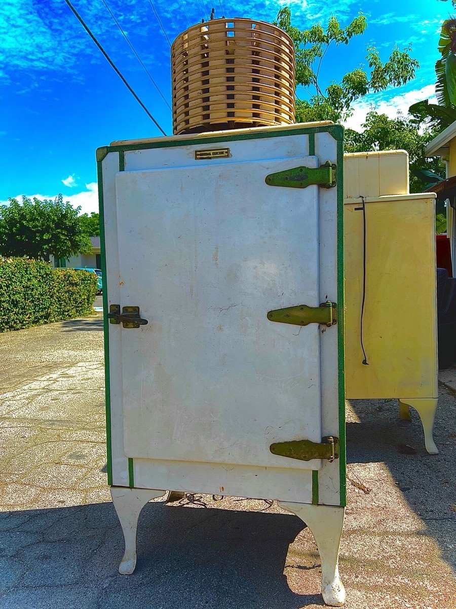 Vintage 1920's Ice Box Refrigerator. ANTIQUE. WHITE, ENAMEL