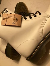 Dr Martens Boots Womens White 8 hole - open box w/tag - size US 10 L/UK8/EU42
