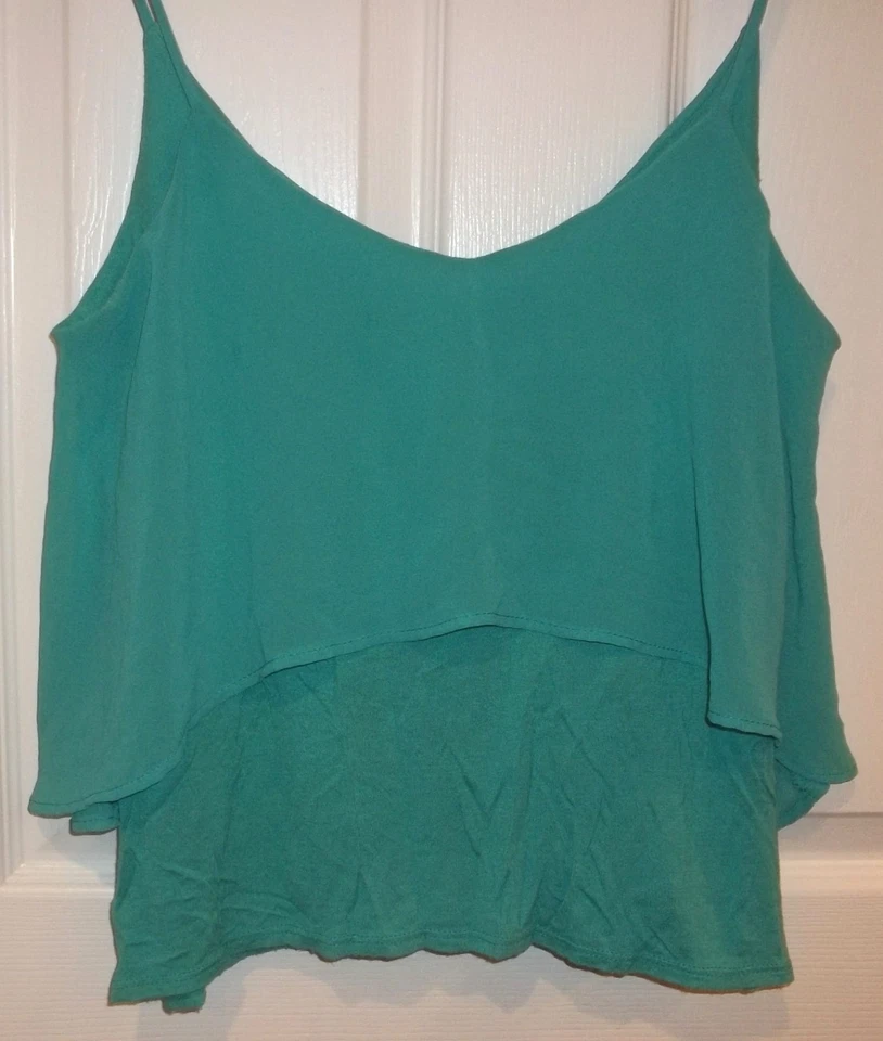 Blusa CAMISOLA sin mangas SPARKLE & FADE~VERDE CAMI TOP~talla MEDIANA~NUEVA~en capas sin mangas Foto 2 de 4