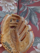 WILSON YOUTH LEFT HAND BASEBALL MITT A2295 SNAP ACTION