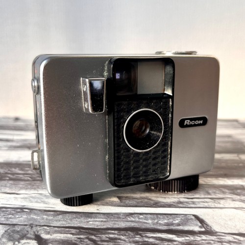 Ricoh Auto Half 35mm Half Frame Film Camera 25mm F2.8! From Japan - Picture 3 of 15