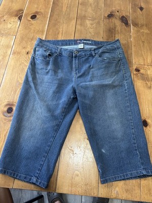 Kiss Therapy Women's Size 10 Capri Jeans Medium Wash Embellished Pockets Stretch