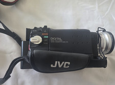JVC GR-DVL117U Mini DV Camcorder 700x Digital Zoom LCD USB S-Video Remote Bag