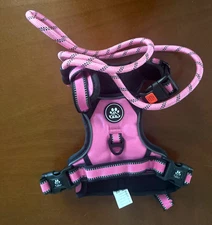No Pull Dog Pet Harness Adjustable Control, no choke, new open box,  Medium