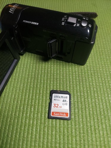 Panasonic HDC-SD40 High Definition Camcorder (with charger, battery and 32GB mem - Picture 15 of 24