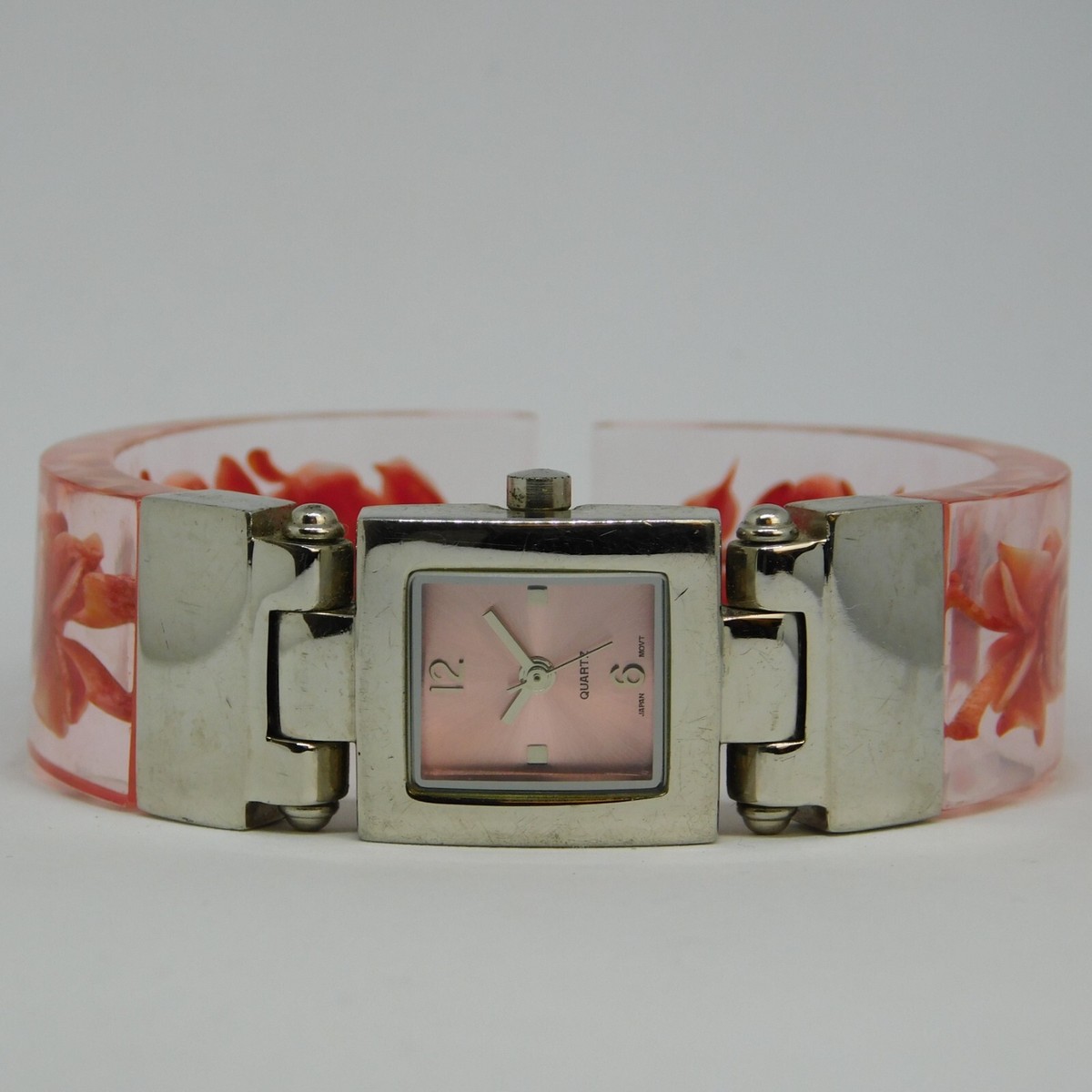 Flower Pattern Cuff Bracelet Quartz Analog Women display picture 1