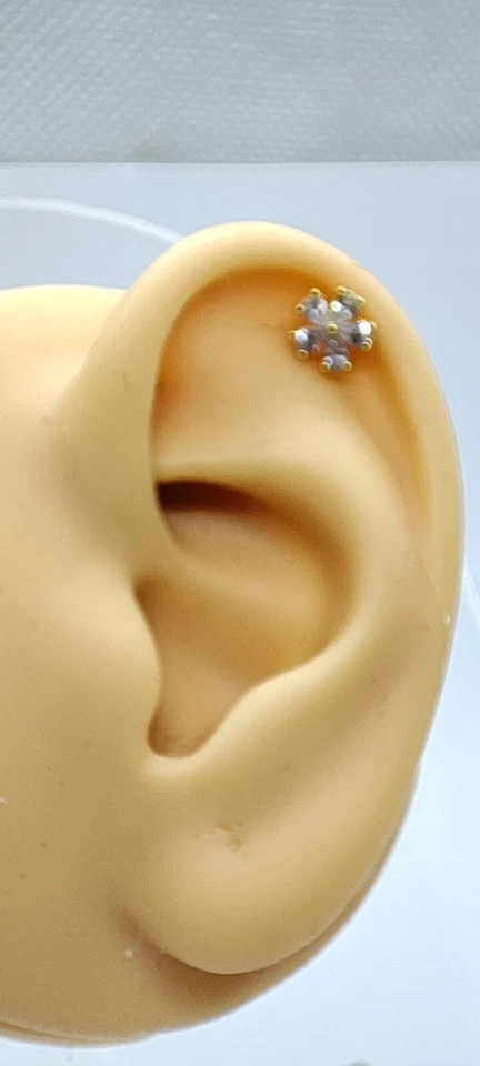 Piercing da orecchio in acciaio al trago per elix con zirconi argento o oro - Immagine 3 di 4