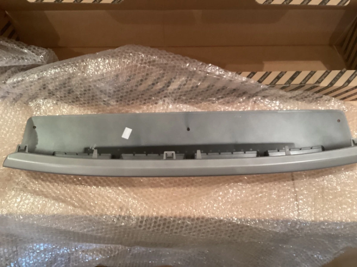 GENUINE NEW OEM FIAT 500L TRECKING FRONT BUMPER LOWER MOULDING 