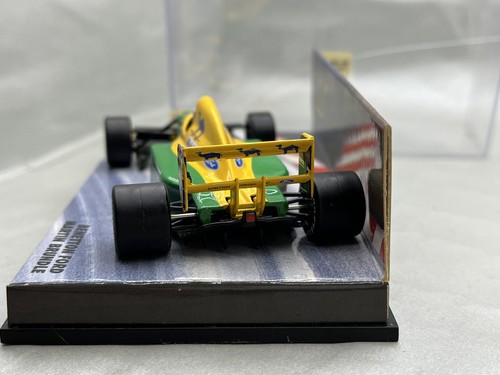 πΊπ¦ 1:43 Benetton F1 Ford Brundle Camel Minichamps SMAL CRACK ON BOX 1/43 - Picture 6 of 7