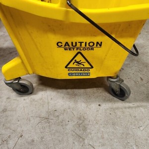 Carlisle  Commercial Mop Bucket with Side Press Wringer, 26 Quart Capacity