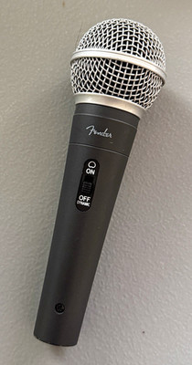Fender P-52S Dynamic Wired Handheld Microphone w/ On/Off Switch Black/Silver