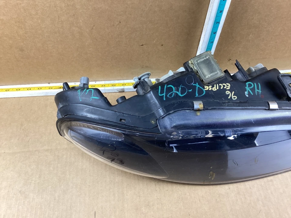 Conjunto de faros delanteros derecho pasajero Mitsubishi Eclipse 1995-1996 Foto 2 de 4